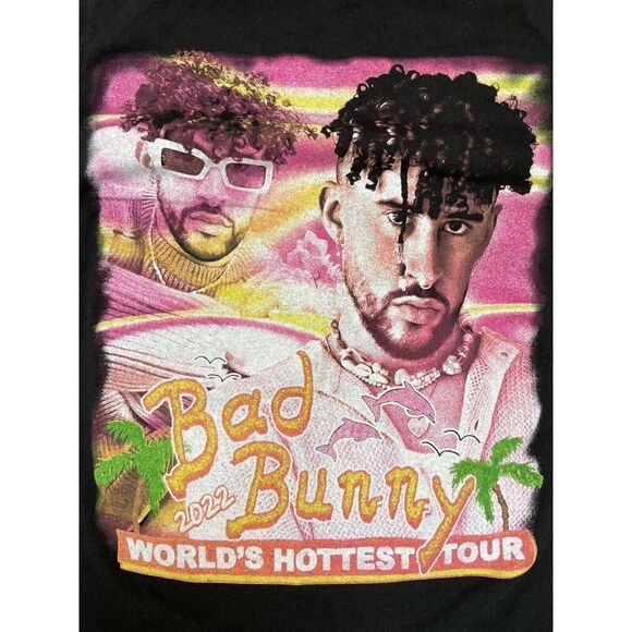 Bad Bunny World’s Hottest Tour 2022 Graphic T-shirt Women Small Black Music - Picture 2 of 6